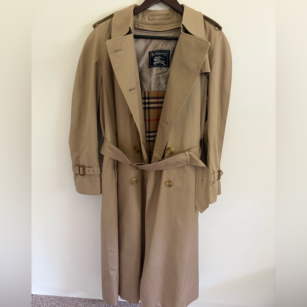 Burberry Tan Trench Coat with Belted Waist and Plaid Lining